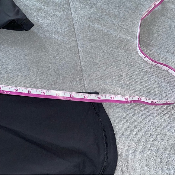 Lululemon crop leggings size 8 - Picture 8 of 8